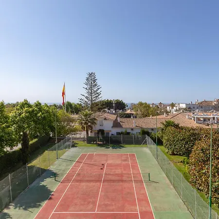Acuarium Bonito Loft Con Piscina La Milla De Oro Apartment Marbella
